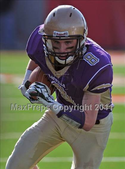 Thumbnail 2 in Westhampton Beach vs. Sayville (Section XI Division III Final) photogallery.