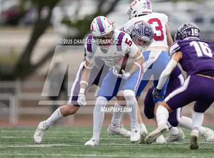 Thumbnail 1 in Boerne vs. Gregory-Portland (UIL 5A D2 Football Regional) photogallery.