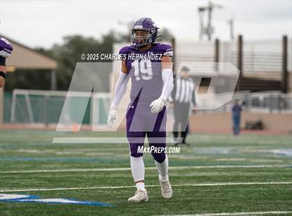 Thumbnail 1 in Boerne vs. Gregory-Portland (UIL 5A D2 Football Regional) photogallery.
