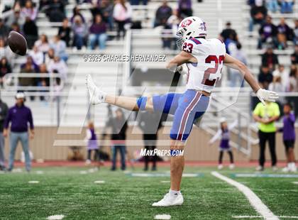 Thumbnail 1 in Boerne vs. Gregory-Portland (UIL 5A D2 Football Regional) photogallery.
