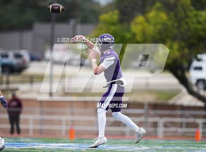 Thumbnail 3 in Boerne vs. Gregory-Portland (UIL 5A D2 Football Regional) photogallery.