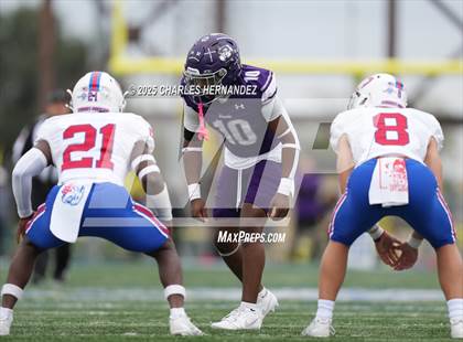 Thumbnail 3 in Boerne vs. Gregory-Portland (UIL 5A D2 Football Regional) photogallery.