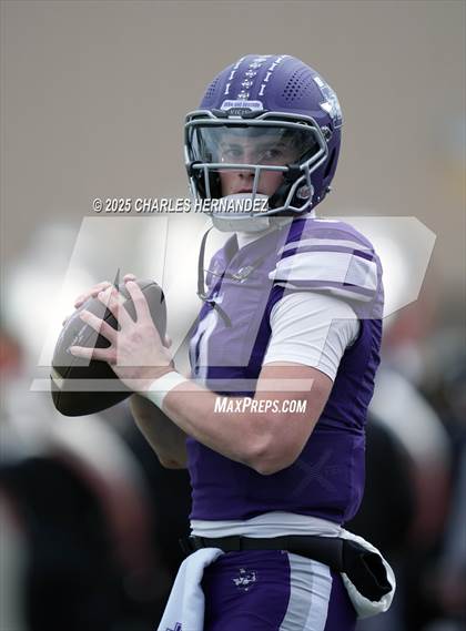 Thumbnail 1 in Boerne vs. Gregory-Portland (UIL 5A D2 Football Regional) photogallery.