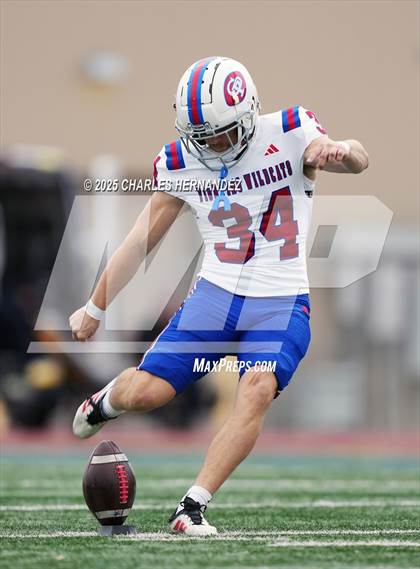 Thumbnail 3 in Boerne vs. Gregory-Portland (UIL 5A D2 Football Regional) photogallery.