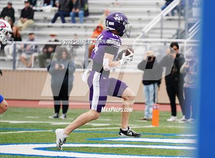 Thumbnail 2 in Boerne vs. Gregory-Portland (UIL 5A D2 Football Regional) photogallery.