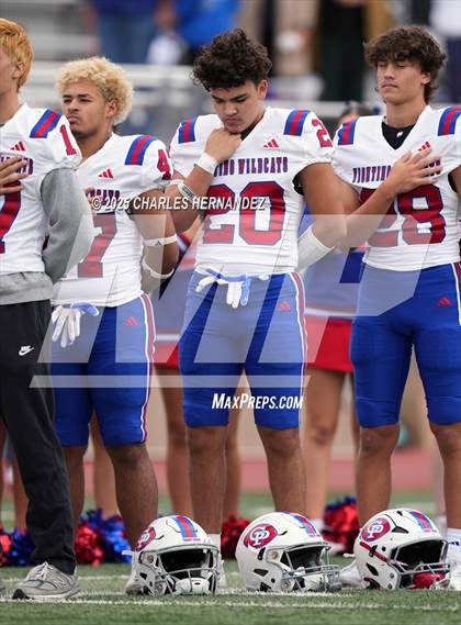 Thumbnail 3 in Boerne vs. Gregory-Portland (UIL 5A D2 Football Regional) photogallery.