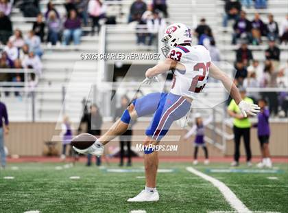 Thumbnail 3 in Boerne vs. Gregory-Portland (UIL 5A D2 Football Regional) photogallery.