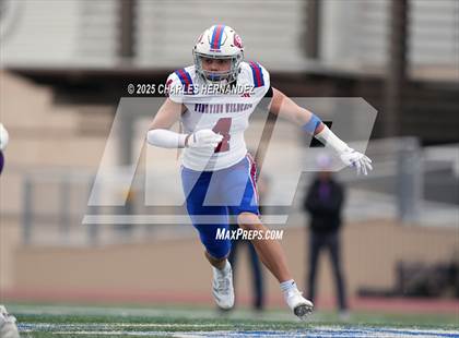 Thumbnail 2 in Boerne vs. Gregory-Portland (UIL 5A D2 Football Regional) photogallery.
