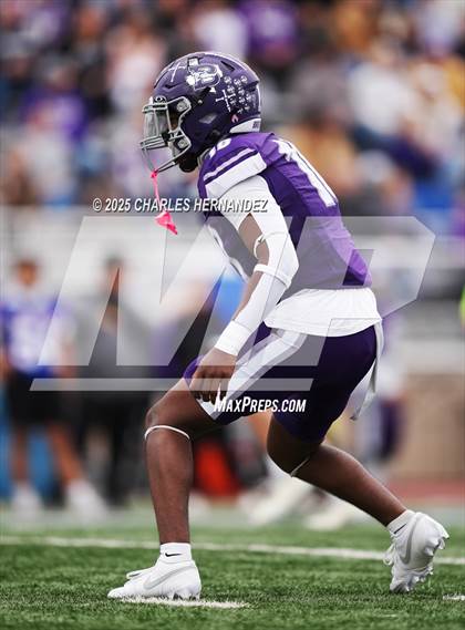 Thumbnail 1 in Boerne vs. Gregory-Portland (UIL 5A D2 Football Regional) photogallery.