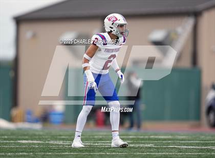 Thumbnail 1 in Boerne vs. Gregory-Portland (UIL 5A D2 Football Regional) photogallery.