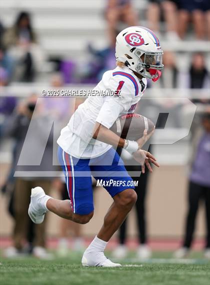 Thumbnail 2 in Boerne vs. Gregory-Portland (UIL 5A D2 Football Regional) photogallery.