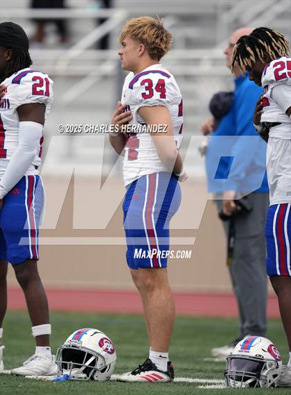 Thumbnail 1 in Boerne vs. Gregory-Portland (UIL 5A D2 Football Regional) photogallery.