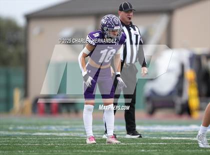 Thumbnail 2 in Boerne vs. Gregory-Portland (UIL 5A D2 Football Regional) photogallery.