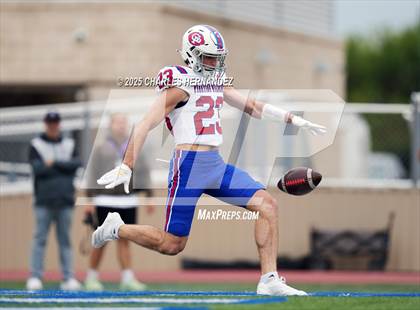 Thumbnail 2 in Boerne vs. Gregory-Portland (UIL 5A D2 Football Regional) photogallery.