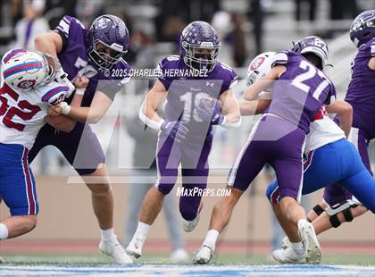 Thumbnail 3 in Boerne vs. Gregory-Portland (UIL 5A D2 Football Regional) photogallery.