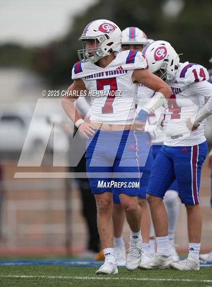 Thumbnail 3 in Boerne vs. Gregory-Portland (UIL 5A D2 Football Regional) photogallery.