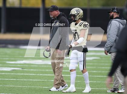 Thumbnail 2 in Palmer vs Gunter (UIL Class 3A Division II Regional Semifinal) photogallery.