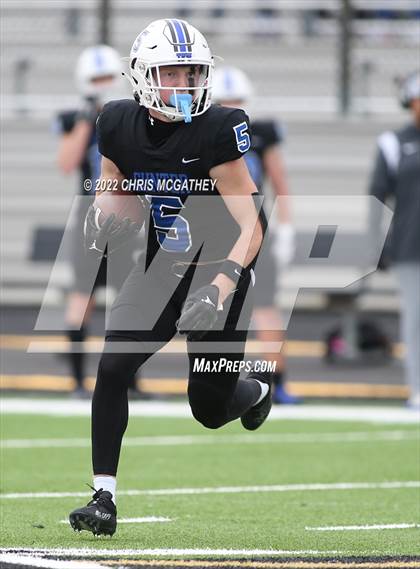 Thumbnail 2 in Palmer vs Gunter (UIL Class 3A Division II Regional Semifinal) photogallery.