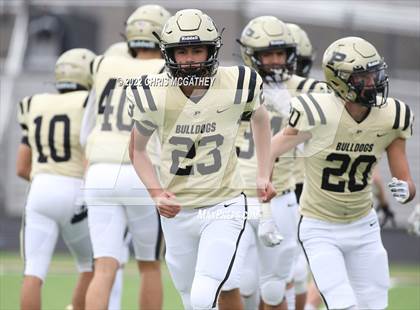 Thumbnail 2 in Palmer vs Gunter (UIL Class 3A Division II Regional Semifinal) photogallery.