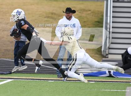 Thumbnail 2 in Palmer vs Gunter (UIL Class 3A Division II Regional Semifinal) photogallery.