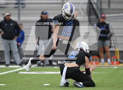 Thumbnail 2 in Palmer vs Gunter (UIL Class 3A Division II Regional Semifinal) photogallery.