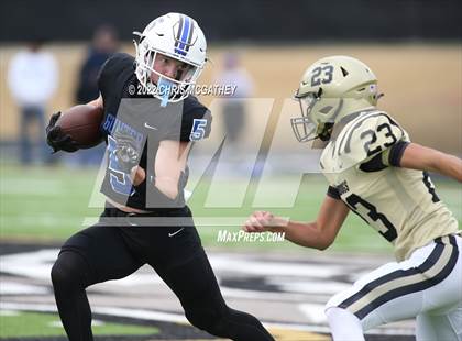 Thumbnail 2 in Palmer vs Gunter (UIL Class 3A Division II Regional Semifinal) photogallery.
