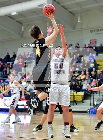 Thumbnail 1 in Quitman vs. White County Central (AAA 2A District Playoff) photogallery.