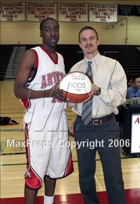 Thumbnail 2 in Taft vs. Artesia (California Hoops Challenge) photogallery.