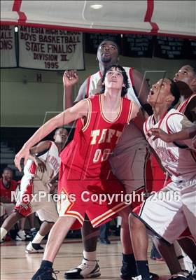 Thumbnail 3 in Taft vs. Artesia (California Hoops Challenge) photogallery.