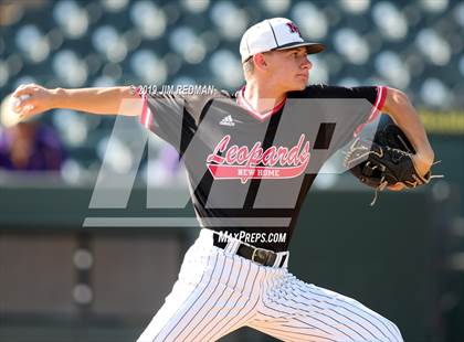 Thumbnail 1 in New Home vs. D'Hanis (UIL 1A Final) photogallery.