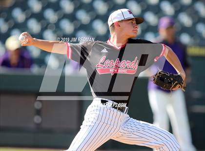 Thumbnail 1 in New Home vs. D'Hanis (UIL 1A Final) photogallery.