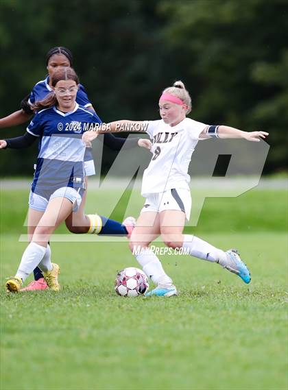 Thumbnail 1 in Bishop Grimes vs Tully photogallery.