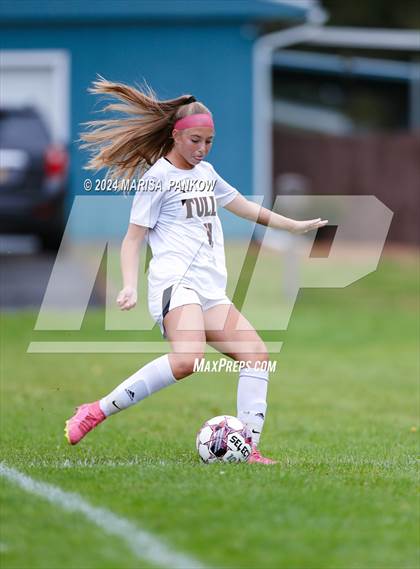 Thumbnail 3 in Bishop Grimes vs Tully photogallery.