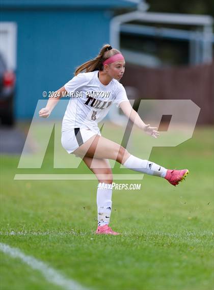 Thumbnail 2 in Bishop Grimes vs Tully photogallery.