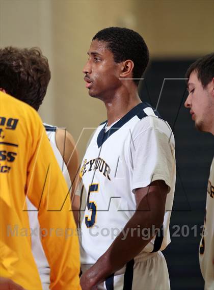 Thumbnail 2 in Tamassee-Salem @ Seymour (Seymour Christmas Classic) photogallery.