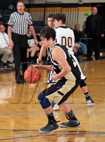 Thumbnail 2 in Tamassee-Salem @ Seymour (Seymour Christmas Classic) photogallery.