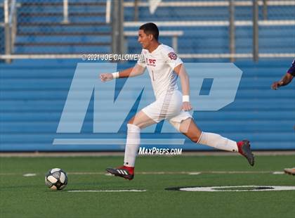 Thumbnail 1 in Lee [Robert E.] vs Jersey Village (UIL 6A State Semifinal) photogallery.