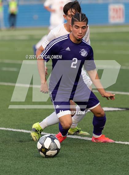 Thumbnail 3 in Lee [Robert E.] vs Jersey Village (UIL 6A State Semifinal) photogallery.