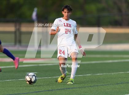 Thumbnail 2 in Lee [Robert E.] vs Jersey Village (UIL 6A State Semifinal) photogallery.