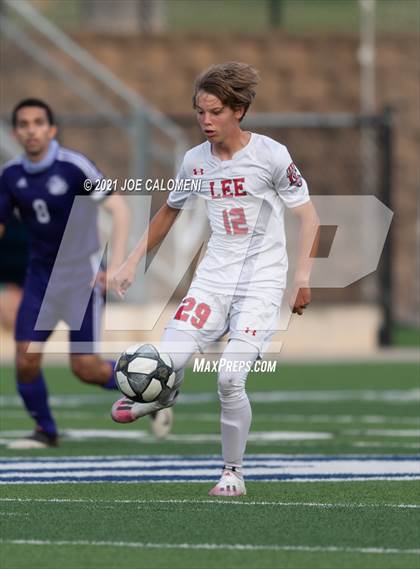 Thumbnail 2 in Lee [Robert E.] vs Jersey Village (UIL 6A State Semifinal) photogallery.