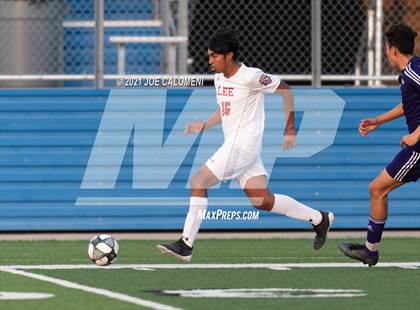 Thumbnail 2 in Lee [Robert E.] vs Jersey Village (UIL 6A State Semifinal) photogallery.