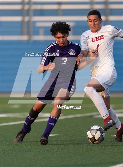 Thumbnail 1 in Lee [Robert E.] vs Jersey Village (UIL 6A State Semifinal) photogallery.