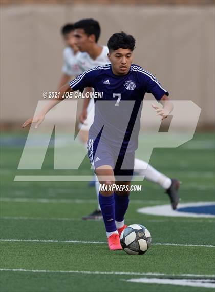 Thumbnail 1 in Lee [Robert E.] vs Jersey Village (UIL 6A State Semifinal) photogallery.