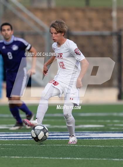Thumbnail 3 in Lee [Robert E.] vs Jersey Village (UIL 6A State Semifinal) photogallery.