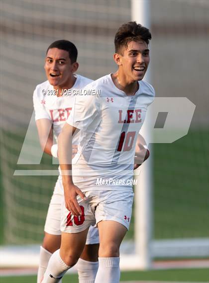 Thumbnail 3 in Lee [Robert E.] vs Jersey Village (UIL 6A State Semifinal) photogallery.