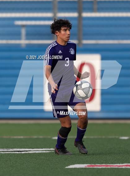 Thumbnail 1 in Lee [Robert E.] vs Jersey Village (UIL 6A State Semifinal) photogallery.