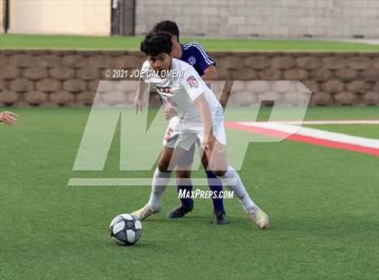 Thumbnail 2 in Lee [Robert E.] vs Jersey Village (UIL 6A State Semifinal) photogallery.