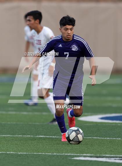 Thumbnail 2 in Lee [Robert E.] vs Jersey Village (UIL 6A State Semifinal) photogallery.