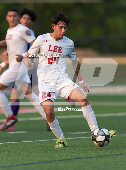 Thumbnail 3 in Lee [Robert E.] vs Jersey Village (UIL 6A State Semifinal) photogallery.