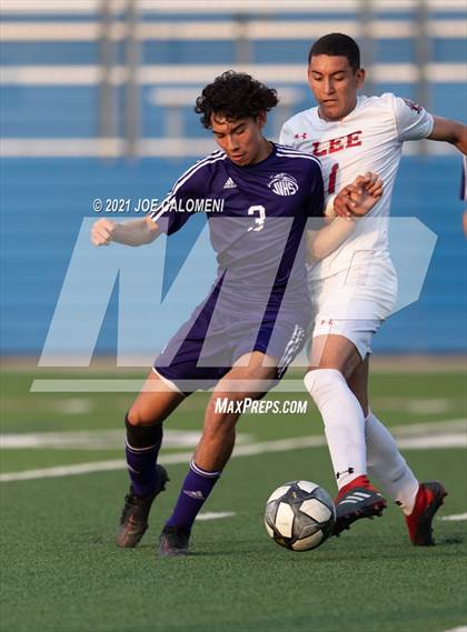 Thumbnail 2 in Lee [Robert E.] vs Jersey Village (UIL 6A State Semifinal) photogallery.